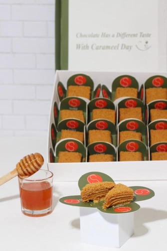 قطع كيكة العسل كلاسيك