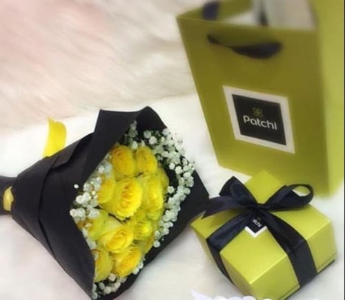 ربع كيلو باتشي + باقة ورد