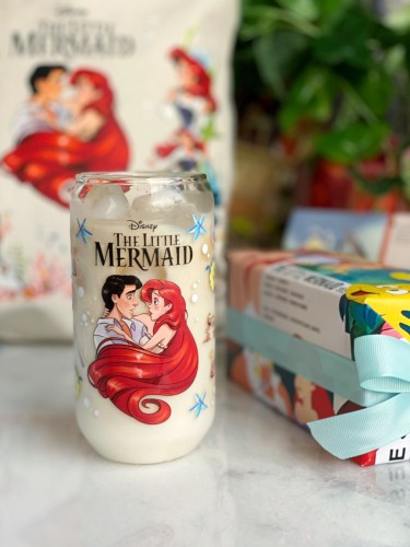 كوب اريل مع غطا و مصاص