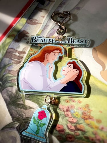 تعليقة الجميلة و الوحش