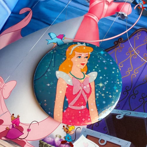 دبوس سندريلا