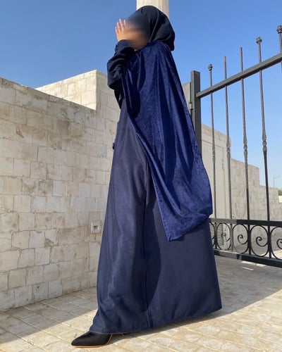 ‎ عبايه شتويه شامواه كحلي مع مخمل كحلي +سكارف كحلي...