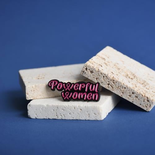 بروش التضامن مع مرضى سرطان الثدي - امرأة قوية