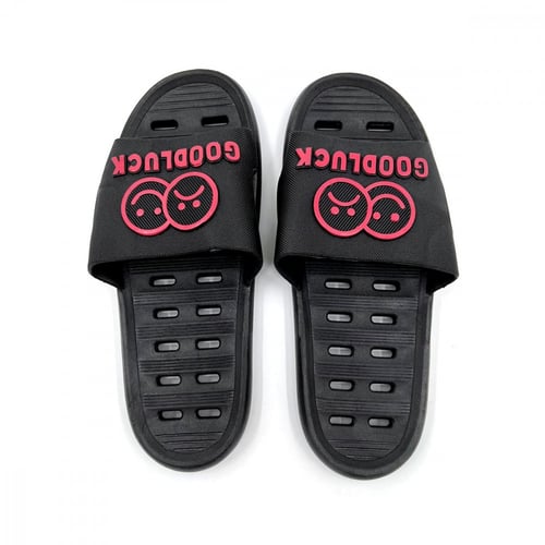 شبشب نسائي بفتحات سفلية