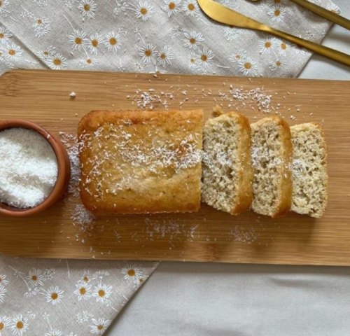 كيك كيتو جوز الهند