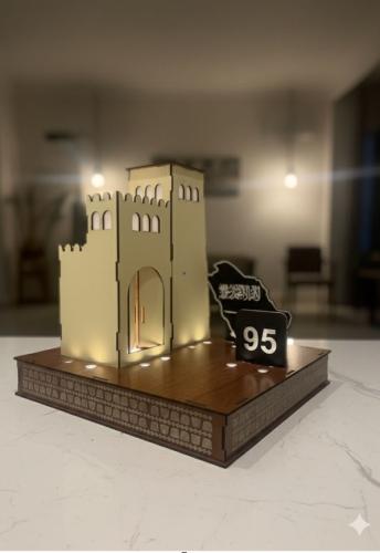 مبخرة تراثية بإضاءة LED ومكان للعود | Heritage Inc...