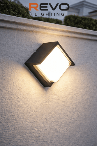 جداري خارجي LED مربع 15 واط بإضاءة صفراء وجرم أسود...