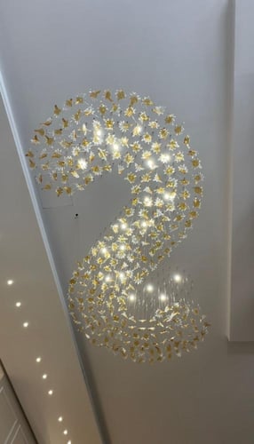 ثريا اوراق عسلي بحرف S بتصميم احترافي وجميل