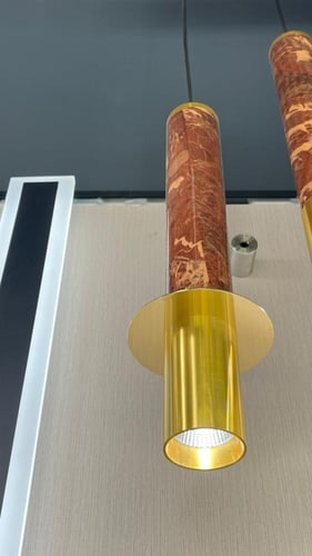 علاقي رخامي بني مع طربوش 60410