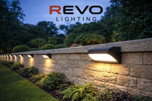 مصباح خارجي جداري LED 30 واط بإضاءة صفراء وجرم أسو...