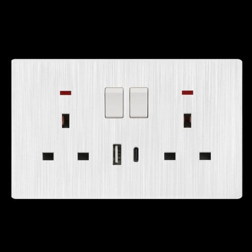 فيش 7×14 USB وType-C مدمج 13 امبير بيانو ابيض مفتا...