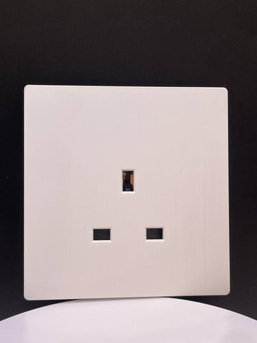 فيش 13 امبير بيانو ابيض بدون مفتاح ولمبة Felsen ضم...