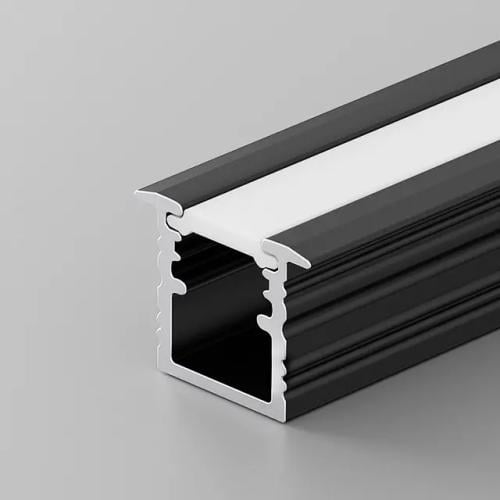 بروفايل ألمنيوم 1.5 سم ×9م شفة – لون اسود ، طول 3...