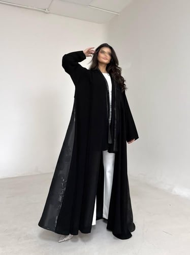 عباية كريب اسود مع تفته هندي