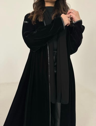 مخمل تحديد جلد أسود قصة كلوش