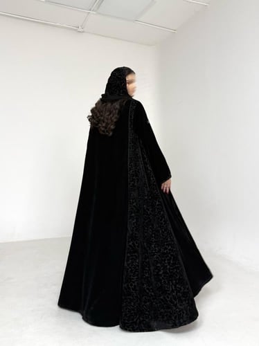 عباية مخمل سادة مع مخمل شيفون