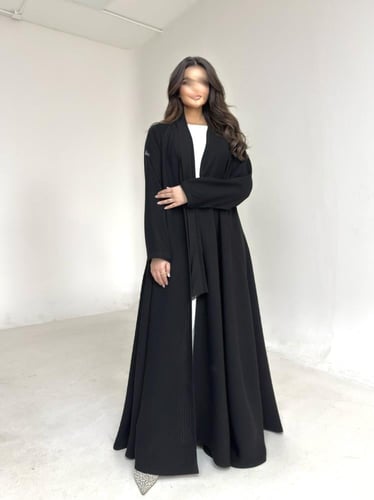 عباية كريب اسود مع جاكار مخطط