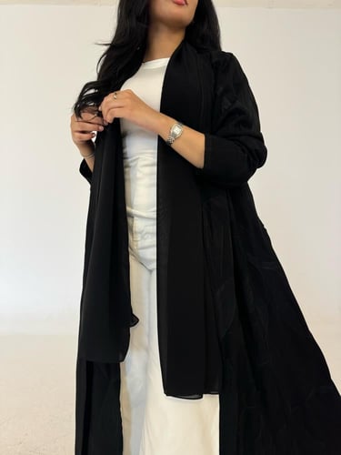 عباية كريب اسود فاحم مطرز أسود قصة كلوش