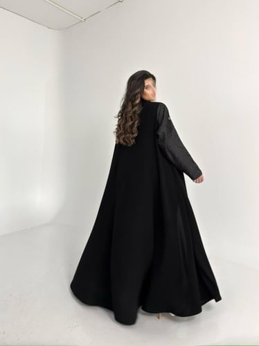 عباية كريب اسود قصة كلوش اكمام تفته جاكار