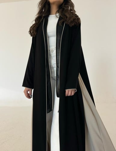 عباية كريب أسود مع كريب بيج قصة كلوش