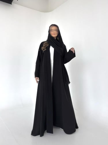 عباية كريب اسود مع كريب مخطط