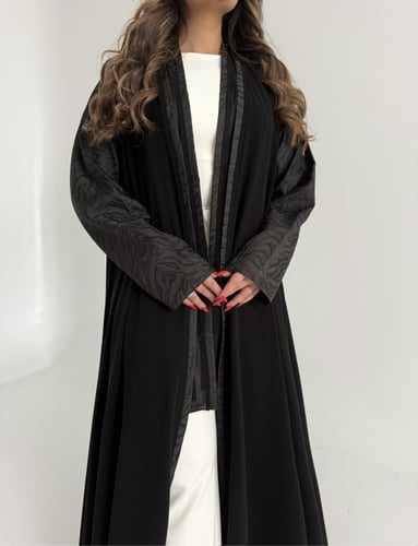 عباية كريب اسود قصة كلوش اكمام تفته جاكار