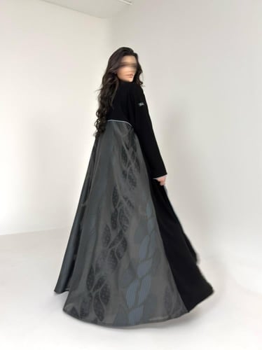 عباية كريب اسود مع لنن