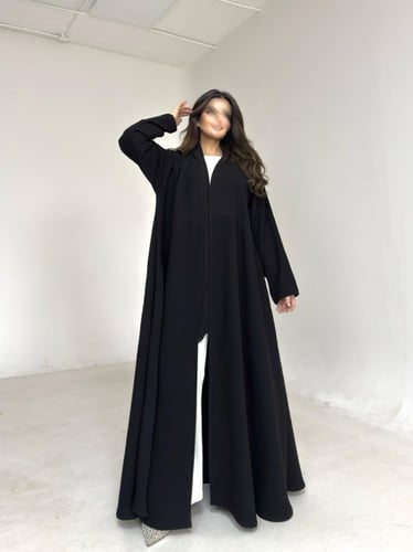 عباية كريب اسود مع جاكار مخطط