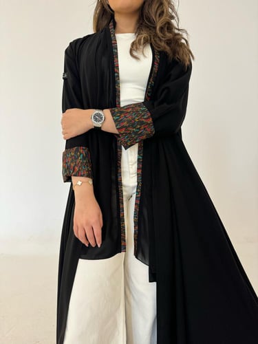 عباية كريب أسود قصة كلوش