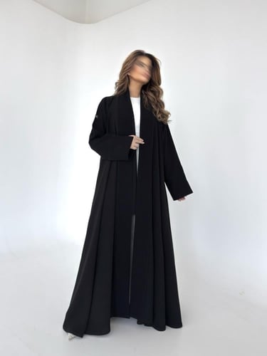 عباية كريب اسود مع كريب مخطط