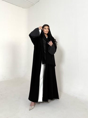 عباية كريب اسود مع اكمام شيفون ربع بشت