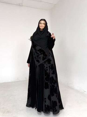 عباية مخمل سادة مع مخمل شيفون