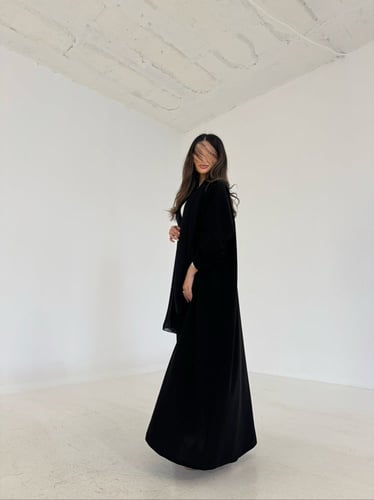 عباية كريب اسود فاحم قصة استريت