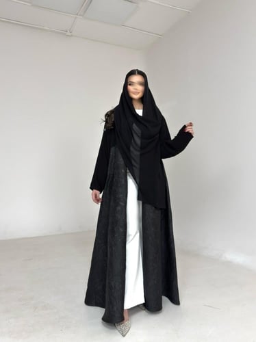 عباية كريب اسود مع جاكار لمعه