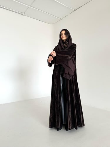 مخمل بني مكسر قصة كلوش