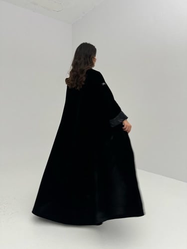 عباية مخمل أسود مع شيفون قصة كلوش