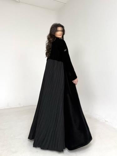 عباية مخمل اسود مع كريب مكسر