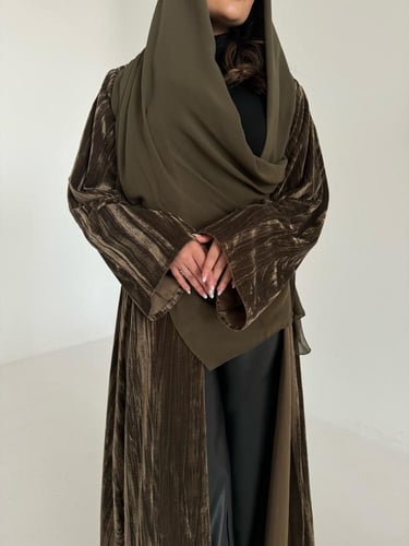 عباية مخمل زيتي مكسر قصة كلوش