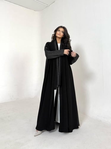 عباية كريب اسود مع تفته ايطالي