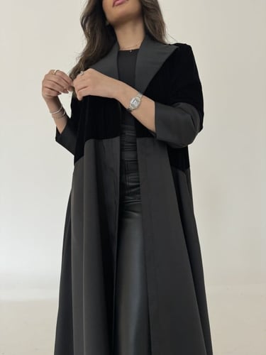 عباية مخمل مع تفتة قصة كلوش