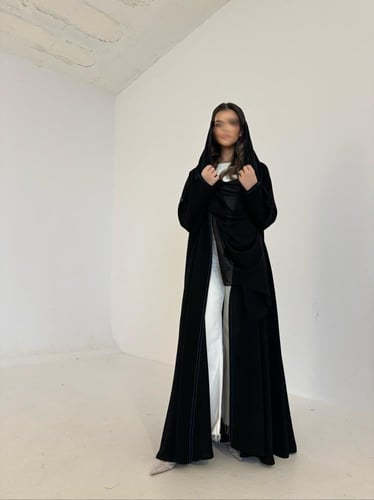 عباية كريب أسود مع تركواز قصة كلوش