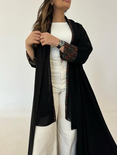 عباية كريب أسود قصة كلوش