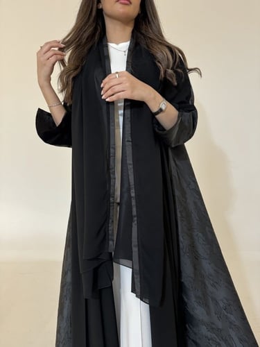 عباية تفتة هندي مع كريب اسود قصة كلوش