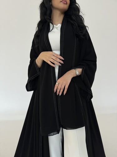 عباية كريب اسود مع رمادي قصة كلوش