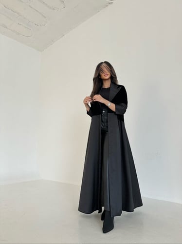 عباية مخمل مع تفتة قصة كلوش