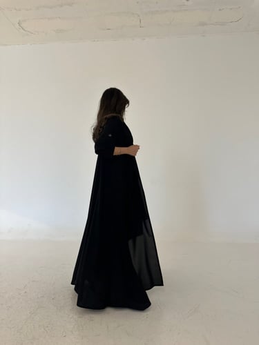 عباية كريب اسود ناعم قصة كلوش