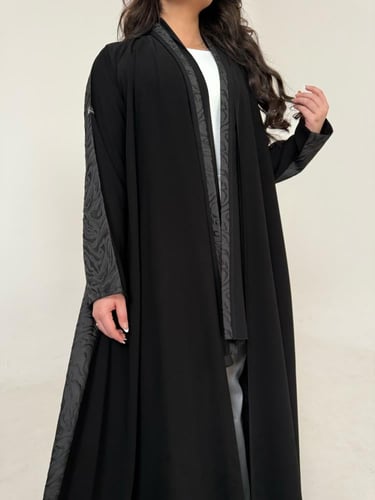 عباية كريب اسود مع تفته ايطالي