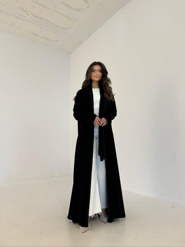 عباية كريب أسود مع تركواز قصة كلوش