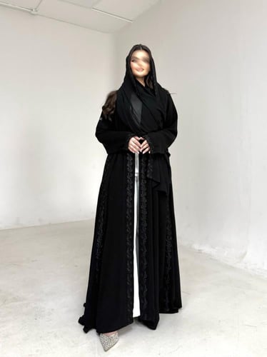 عباية كريب اسود مطرز اسود