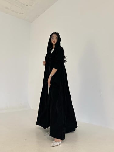 عباية كريب اسود فاحم مطرز أسود قصة كلوش